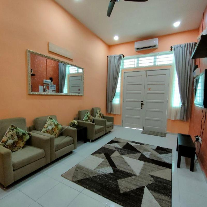 D'Q Putra Homestay Melaka Экстерьер фото